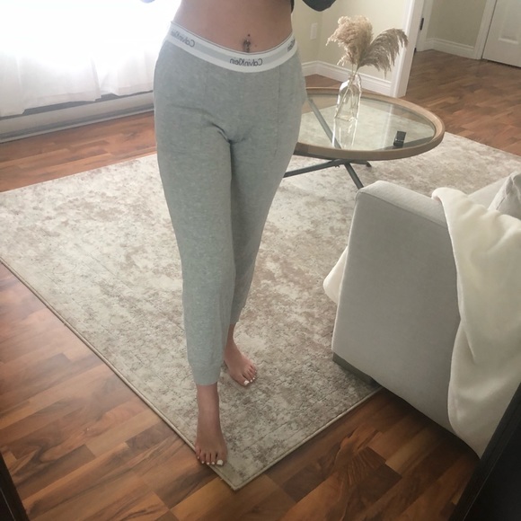 Calvin Klein joggers - Picture 1 of 2